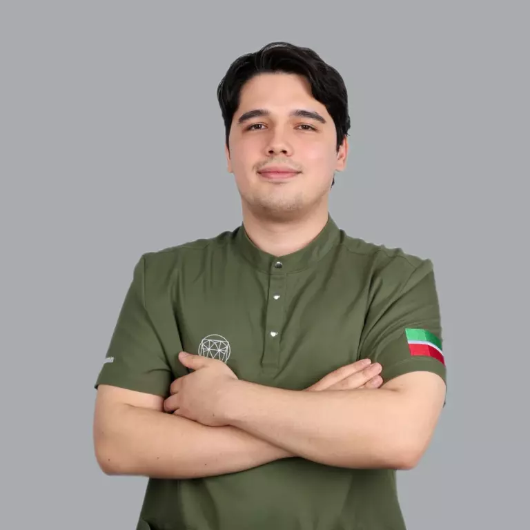 Питаев Руслан Равилевич — стоматолог-терапевт, хирург в клинике «Анатомия улыбки», Казань